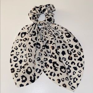 Cheetah scrunchie with ties